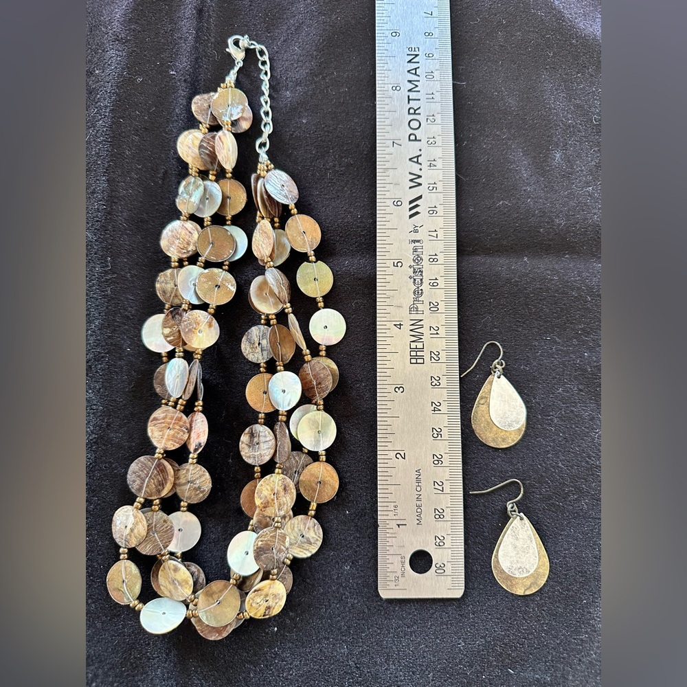 Shell Disks Necklace With Coordinating Metal Earr… - image 4
